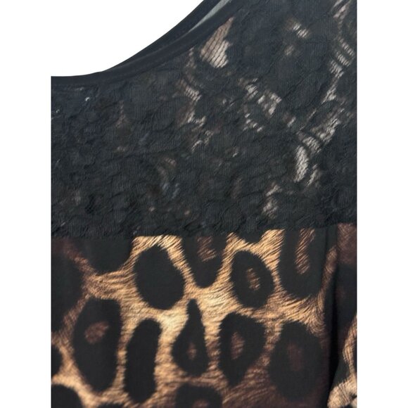 Liz McCoy Women’s 2X Leopard Print Lace Shoulder Top - Picture 4 of 6